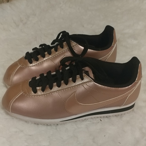 rose gold cortez